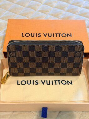 Louis Vuitton Authentic Zippy Wallet Damier Ebene